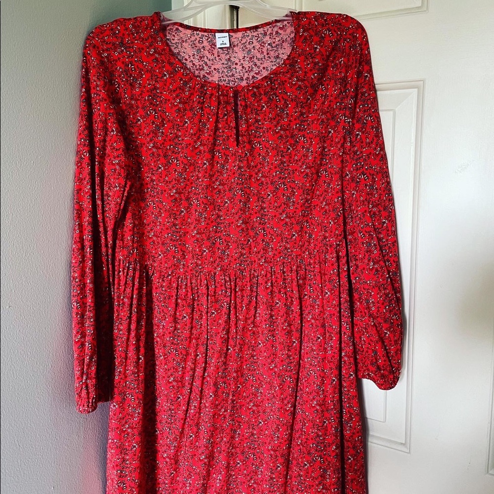 Old Navy dress size S, red floral print.